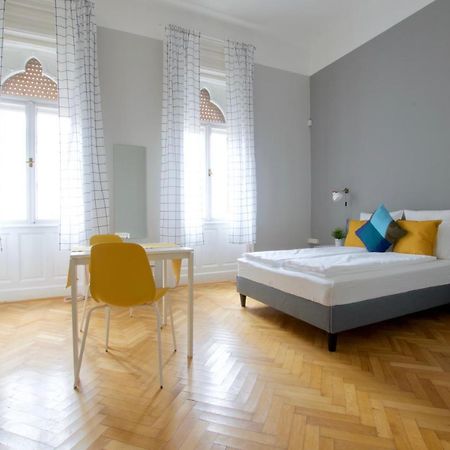 Budget Apartment By Hi5 - Palace Quarter Budapest Eksteriør bilde