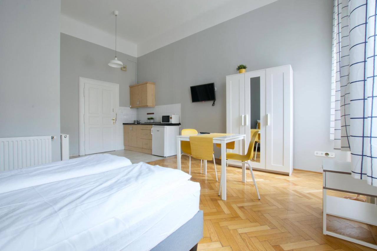 Budget Apartment By Hi5 - Palace Quarter Budapest Eksteriør bilde