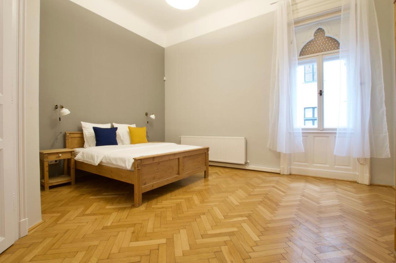 Budget Apartment By Hi5 - Palace Quarter Budapest Eksteriør bilde