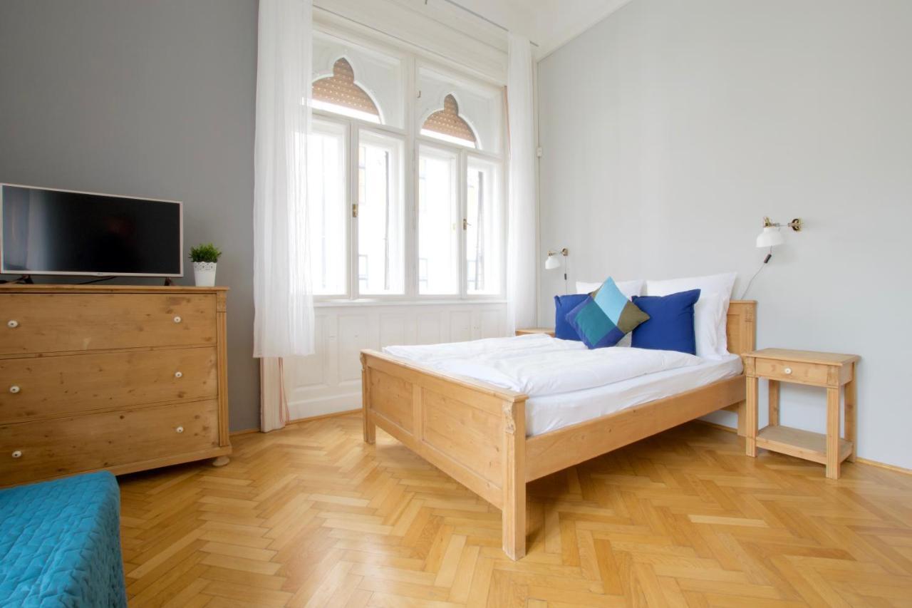 Budget Apartment By Hi5 - Palace Quarter Budapest Eksteriør bilde
