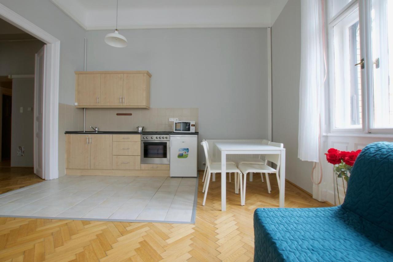 Budget Apartment By Hi5 - Palace Quarter Budapest Eksteriør bilde